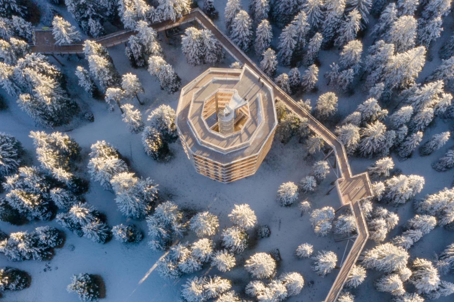 Pohorje Village Wellbeing Resort - Wellness & Spa Hotel Bolfenk Marburgo Esterno foto